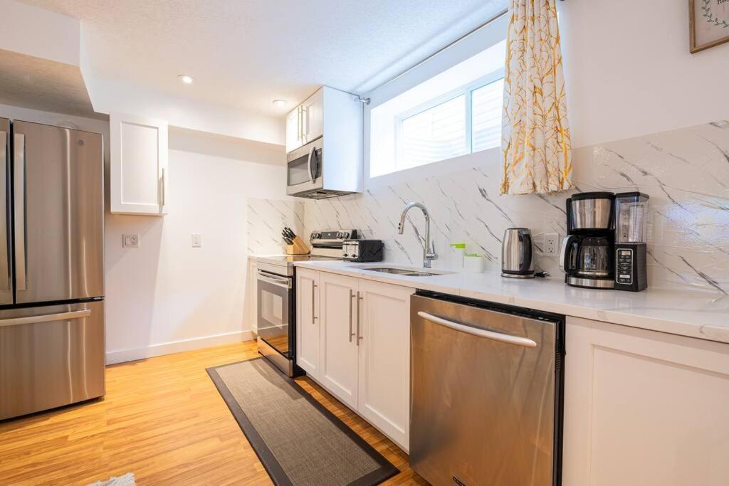 Cozy Suite, Free Wifi , Free Parking YYC Exterior foto