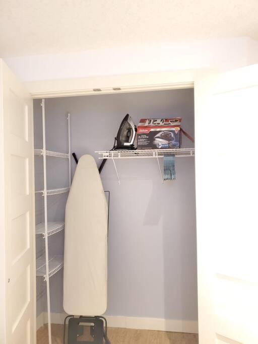 Cozy Suite, Free Wifi , Free Parking YYC Exterior foto