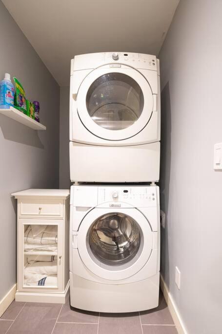 Cozy Suite, Free Wifi , Free Parking YYC Exterior foto