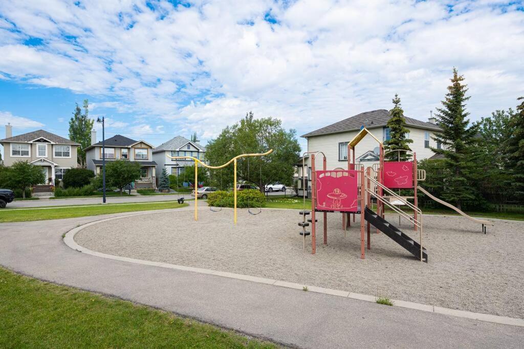Cozy Suite, Free Wifi , Free Parking YYC Exterior foto