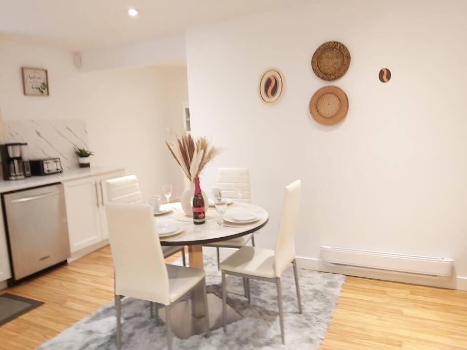 Cozy Suite, Free Wifi , Free Parking YYC Exterior foto
