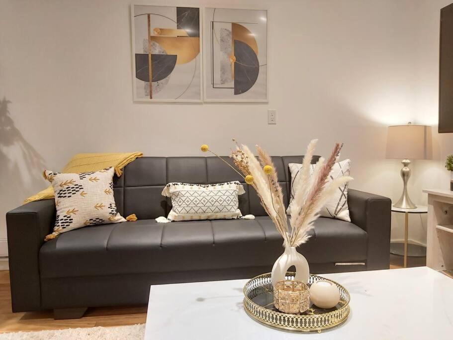 Cozy Suite, Free Wifi , Free Parking YYC Exterior foto