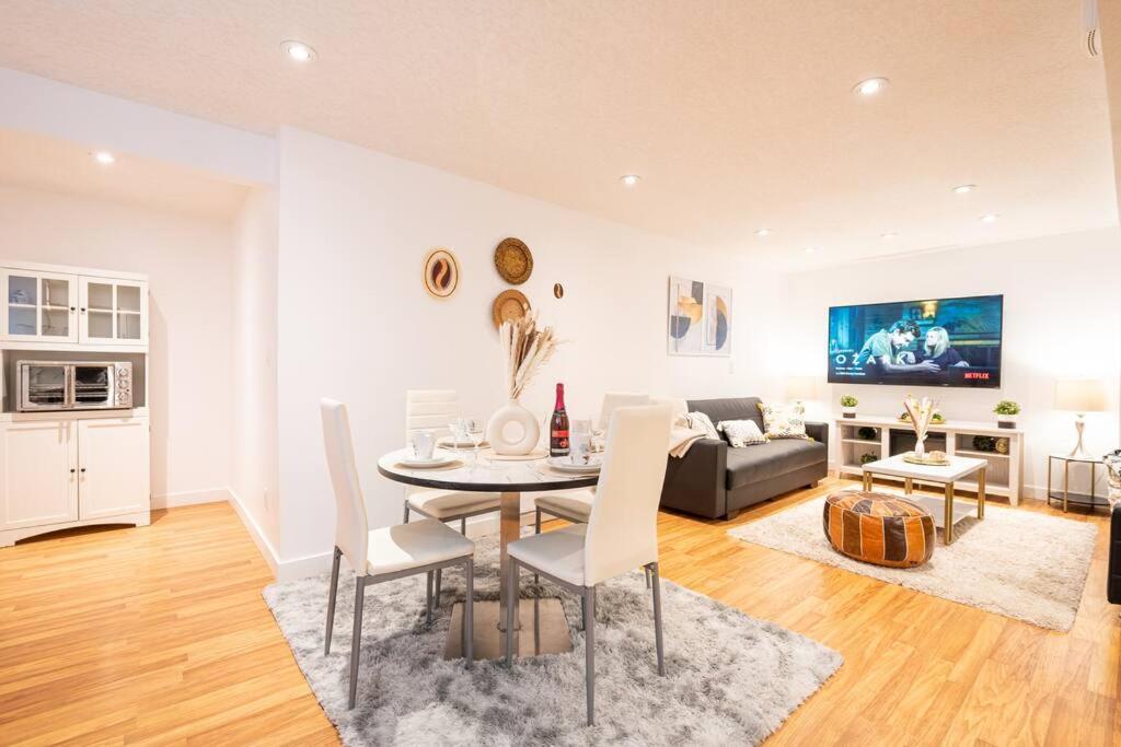 Cozy Suite, Free Wifi , Free Parking YYC Exterior foto